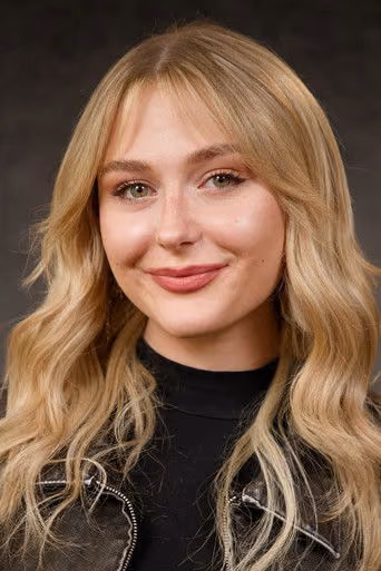 Alyvia Alyn Lind